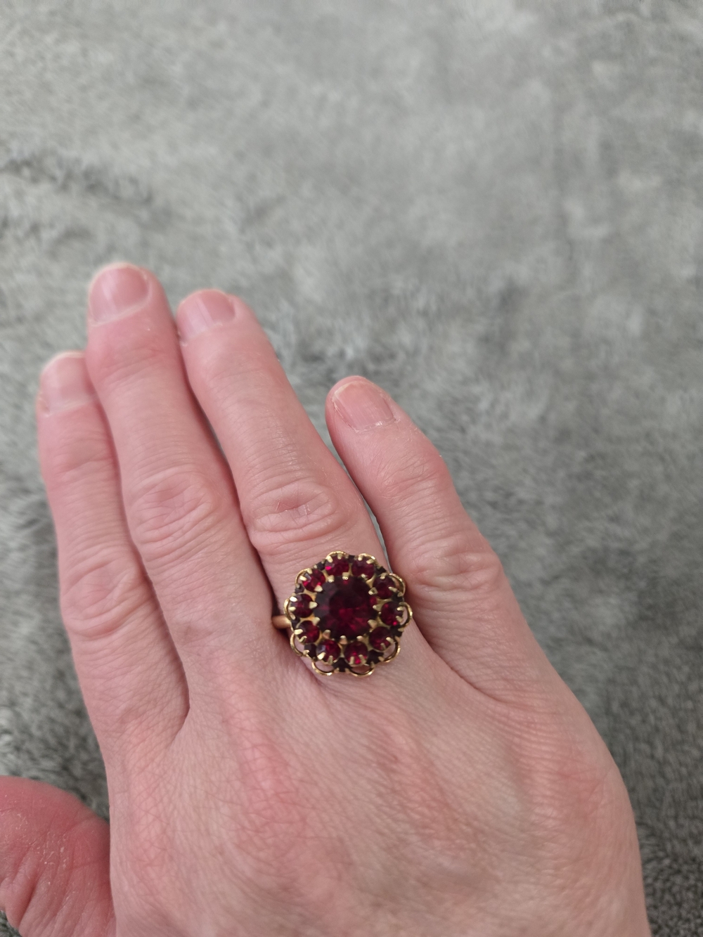 Sarah Coventry Vintage Ring with Deep Red Cluster Stones